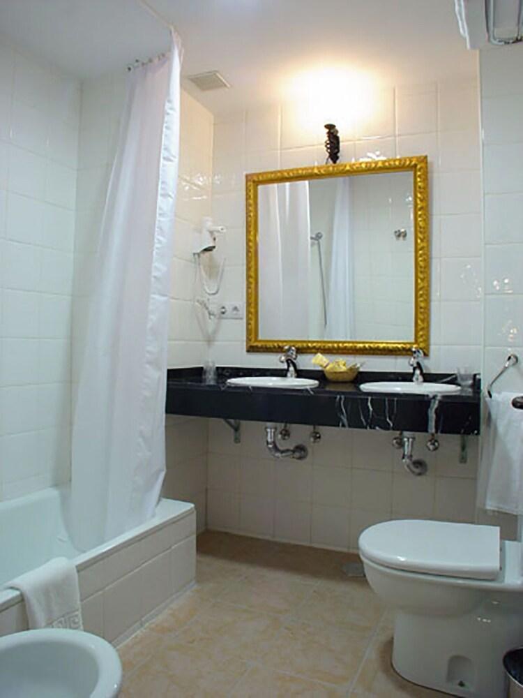 Hotel Nuevo Arlanza Covarrubias Buitenkant foto