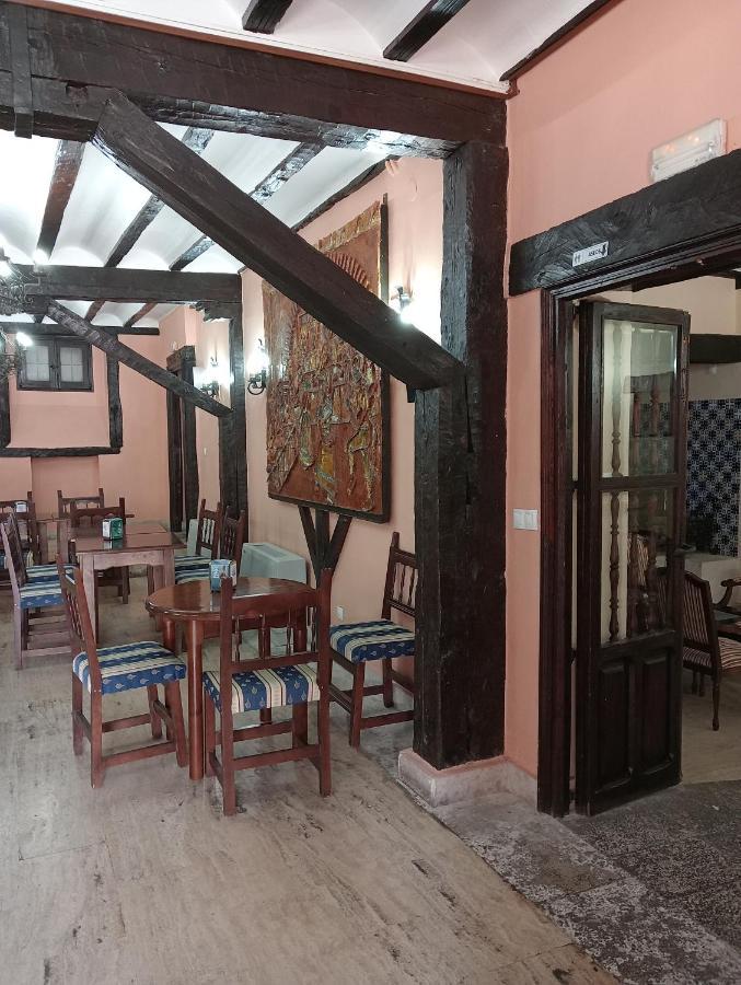 Hotel Nuevo Arlanza Covarrubias Buitenkant foto