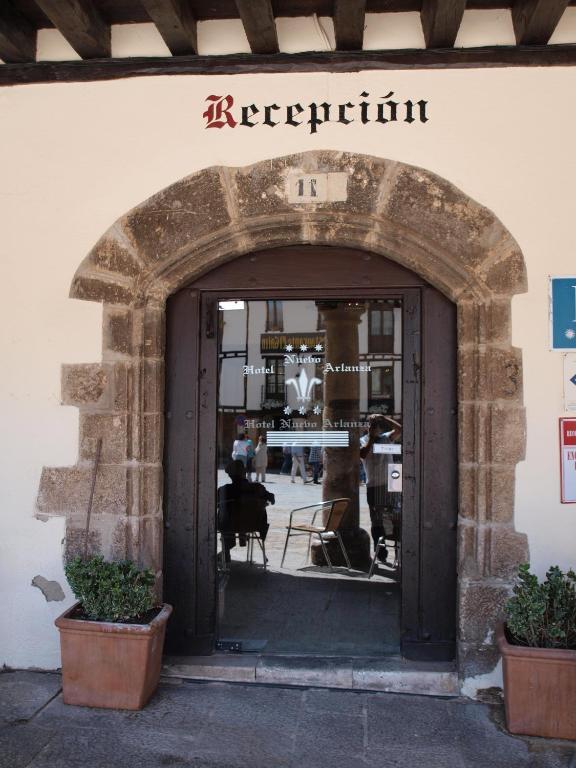 Hotel Nuevo Arlanza Covarrubias Buitenkant foto