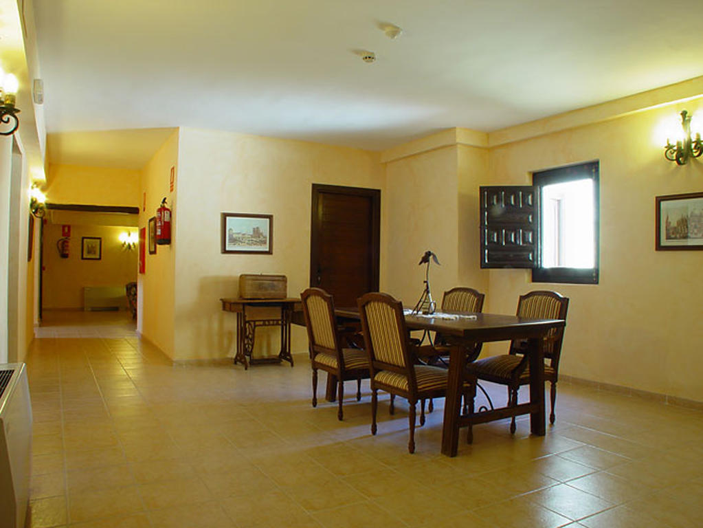 Hotel Nuevo Arlanza Covarrubias Buitenkant foto