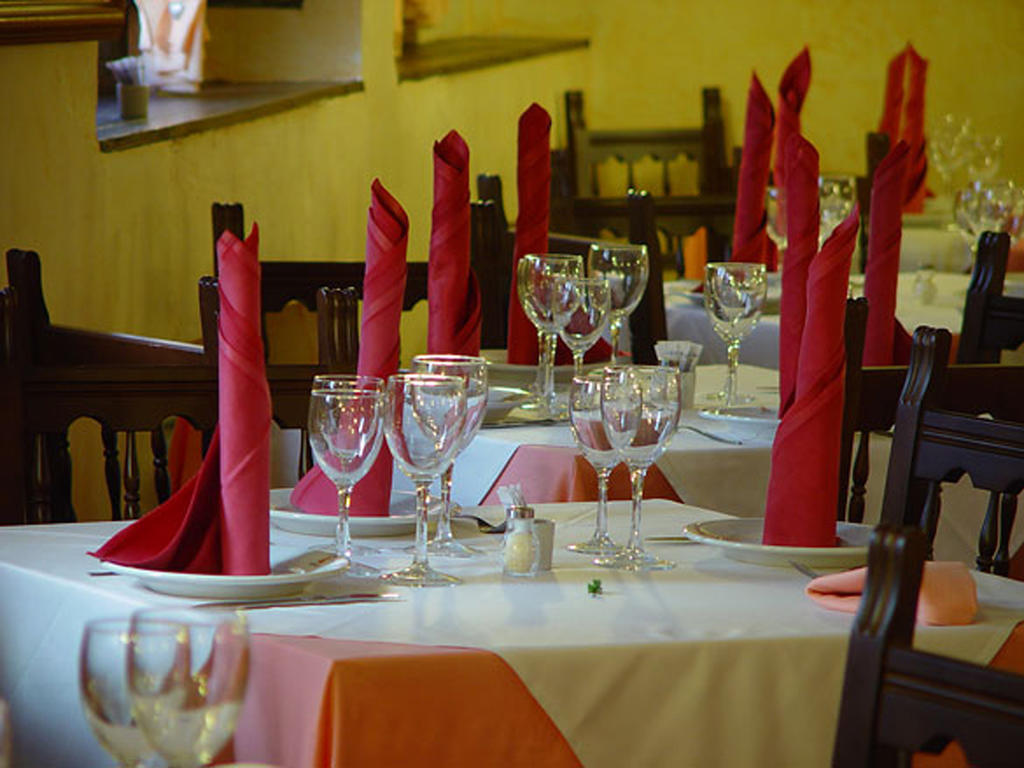 Hotel Nuevo Arlanza Covarrubias Buitenkant foto