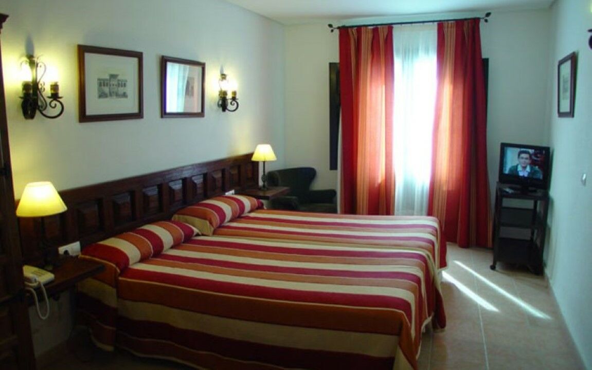 Hotel Nuevo Arlanza Covarrubias Buitenkant foto
